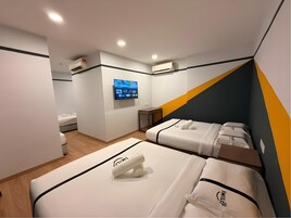 Habitación familiar doble | Escritorio, tabla de planchar con plancha, wifi gratis