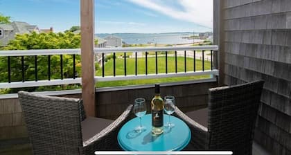 Waterfront 4 bed, 3 full bath house w/ ocean views & seaside activities