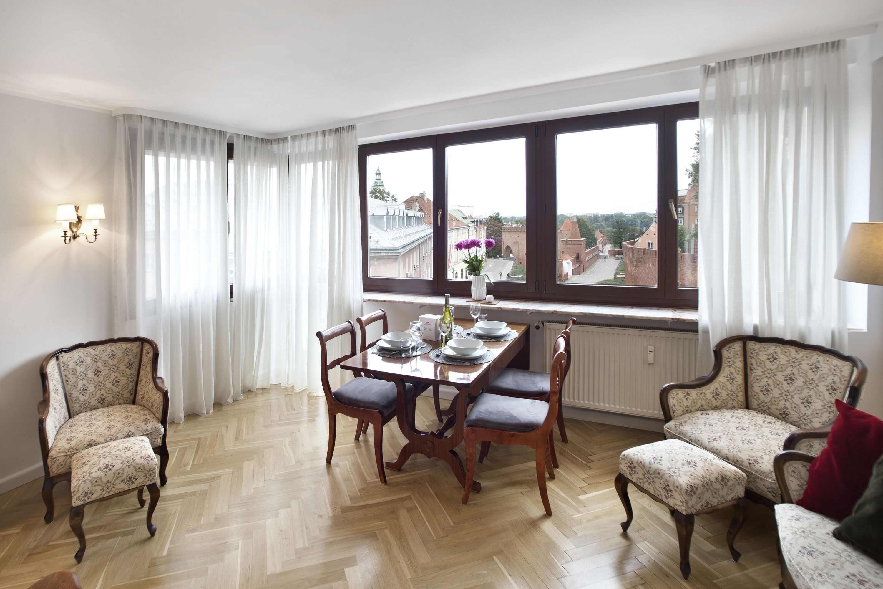 Deluxe-huoneisto | Olohuone | LCD-televisio