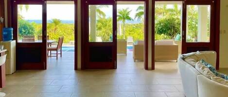 智能電視、DVD 播放機