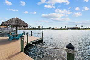 Outdoor dining - Intervillas Florida - Villa Solaris at the Lake (Cape Coral)