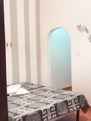 1 camera, ferro/asse da stiro, Wi-Fi gratuito, lenzuola