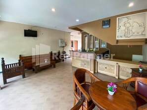 Dining - Istana Griya 2 Hotel (Surakarta)