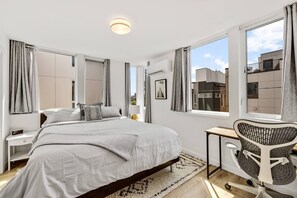 2 bedrooms, desk, free WiFi, bed sheets