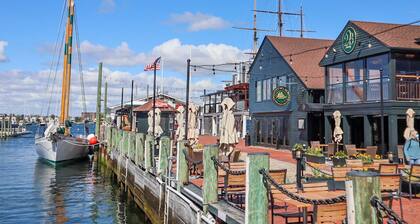 Charming, Newly Remodeled Newport Cottage Near the Beaches - Sleeps 6