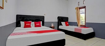 OYO 90405 Penginapan Sasti Kuningan