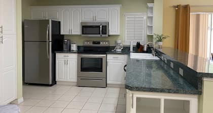Perfect location! 3b2bFree golf cart! Minutes to Lake Sumter&Spanish Springs