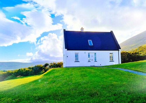 Sea to Summit Cottage with panoramic view