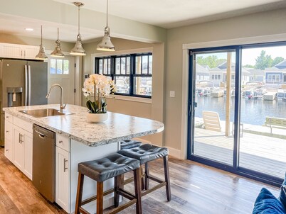 Kayak Shack: 1st Floor, Waterfront Lake House, Boat Dock