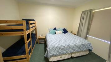 3 bedrooms, bed sheets