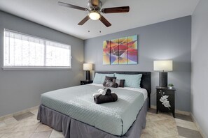 3 bedrooms, desk, iron/ironing board, Internet