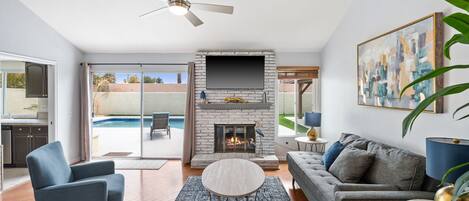 TV connectée, jeux vidéo, baby-foot, table de tennis de table