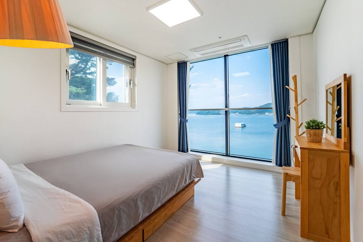 #305 (Ocean Duplex Two Beds) | 1 bedroom, free WiFi