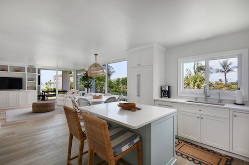 Pristine Residence with Direct Gulf Views at the Renowned Island Beach Club