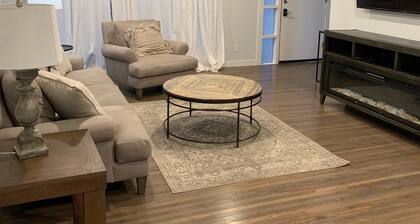 Driller’s Den III Newly Remodled-4 bdrm/3 bath-Close to Expo and Midtown