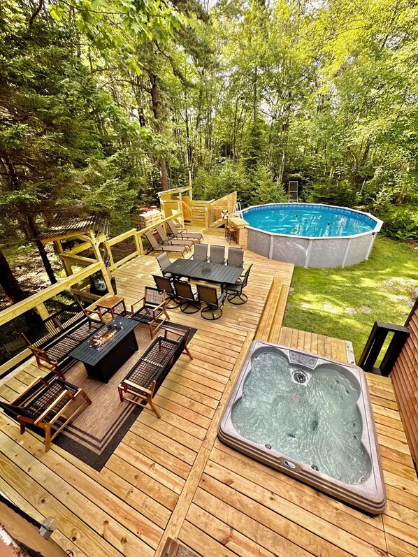 Outdoor dining - Poconos Cottage Heated Pool w/ Winter Dome Hot Tub Game Room (Long Pond)