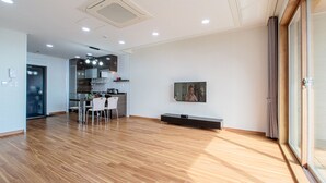 Unclassified image, 2 of 10, button - Resort Sea & View (Tongyeong)