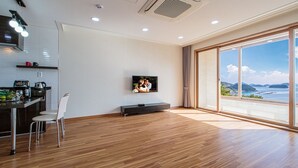 Unclassified image, 4 of 10, button - Resort Sea & View (Tongyeong)