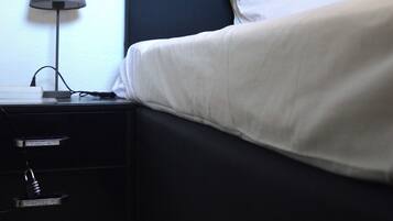 1 slaapkamer, een strijkplank/strijkijzer, reisbedje, wifi