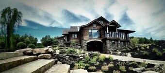 Lakeview Luxe Boho Bungalow - 5 mi to GOTL, close to Ashtabula Harbor & Wineries