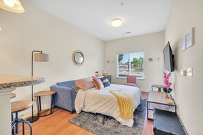 1 bedroom, iron/ironing board, WiFi, bed sheets