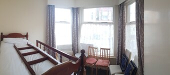 Flat Apsley 3 Sleeps 4 Near Beach