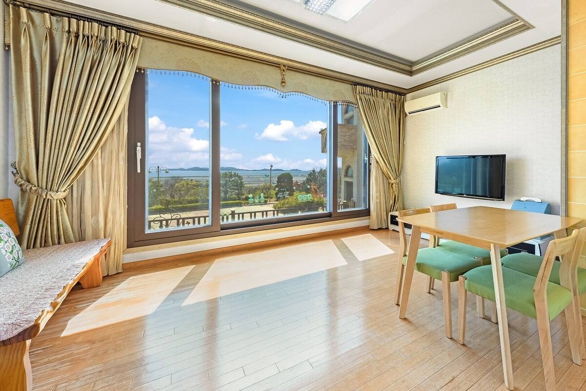 Basic Room, 1 Bedroom (L103) | 1 bedroom, WiFi (free)