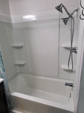 Combined shower/tub, hair dryer, towels, toilet paper - Bout Time Cottage With Hot Tub (Sneads Ferry)