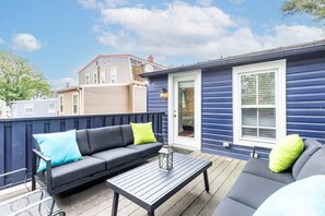 Unclassified image, 2 of 50, button