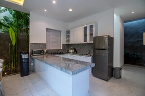 Private kitchen - Sayang Sanur Villa III (Denpasar)