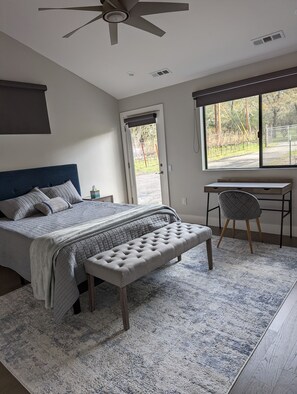 3 habitaciones, escritorio, wifi y ropa de cama 