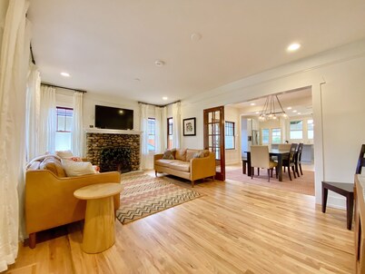 Fully Renovated, Charming Craftsman Home in Downtown Paso Robles Wine Country