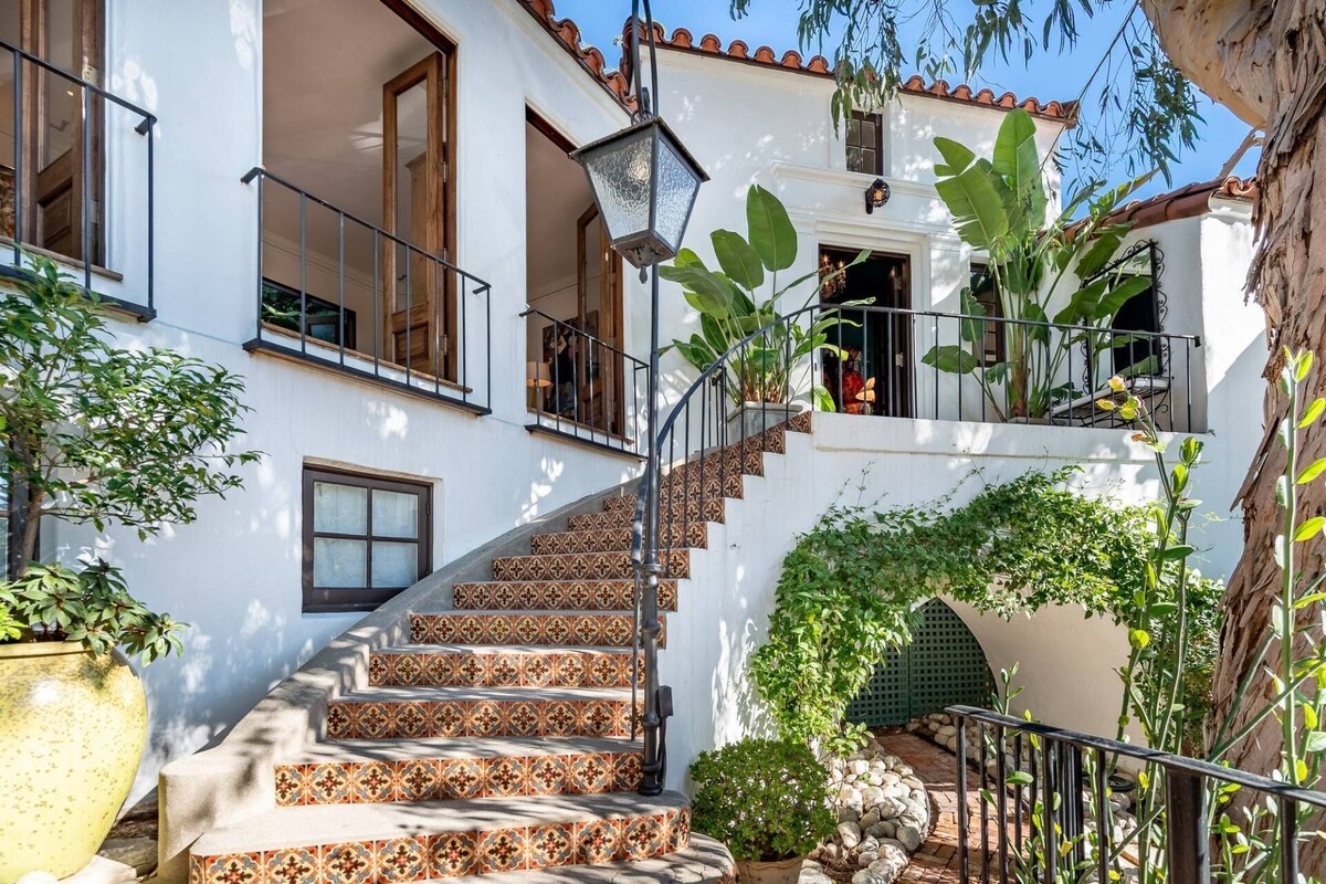 Reduced Rates Now Hollywood Hills