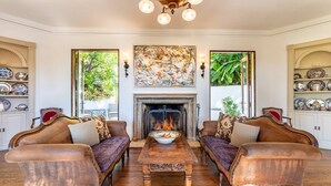 Unclassified image, 5 of 50, button - Hollywood Hills Retreat | Views, Chef's Kitchen, Walk to Hollywood Bowl + Parking (Los Angeles)