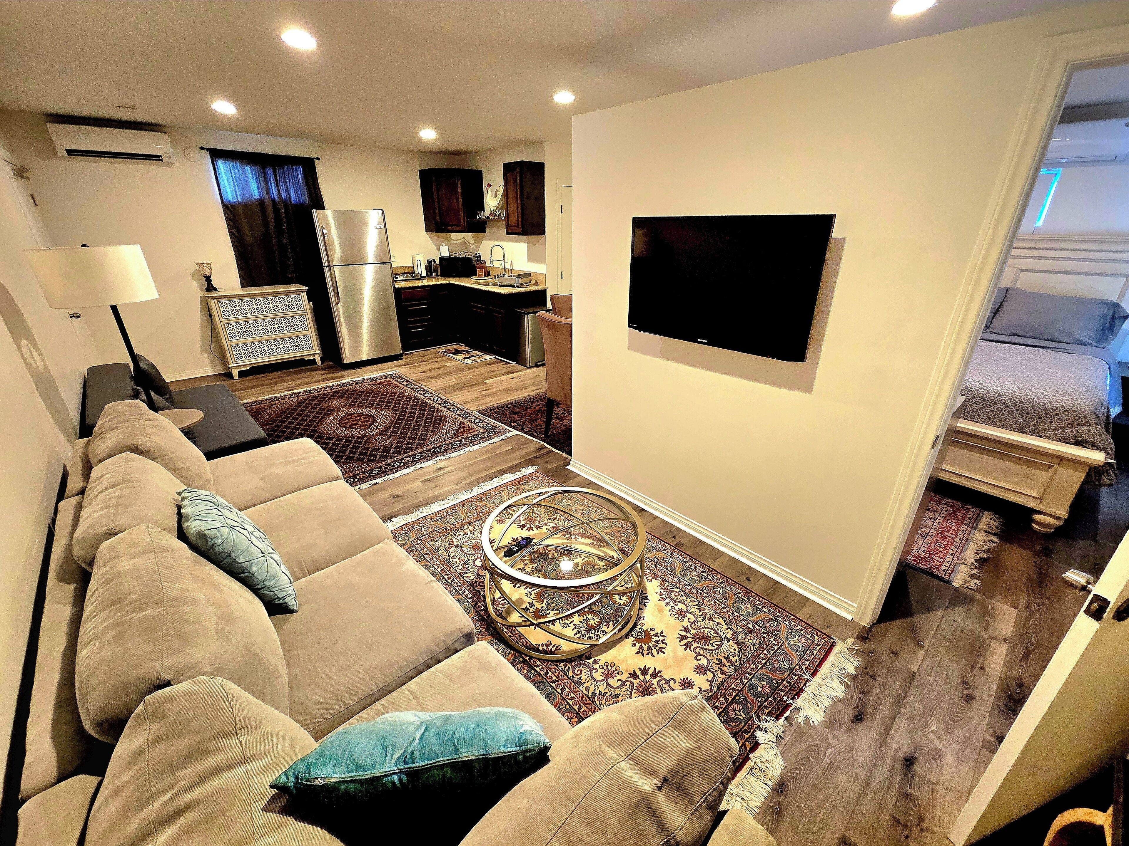 1 habitación, escritorio, tabla de planchar con plancha y wifi gratis 