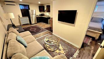 1 habitación, escritorio, tabla de planchar con plancha y wifi gratis