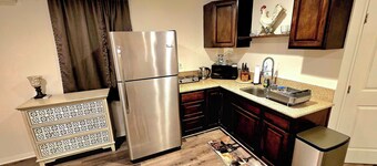 Sherman Oaks Cozy Guest House 
