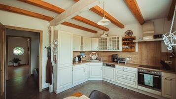 Fridge, oven, dishwasher, coffee/tea maker