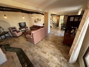Téléviseur, foyer