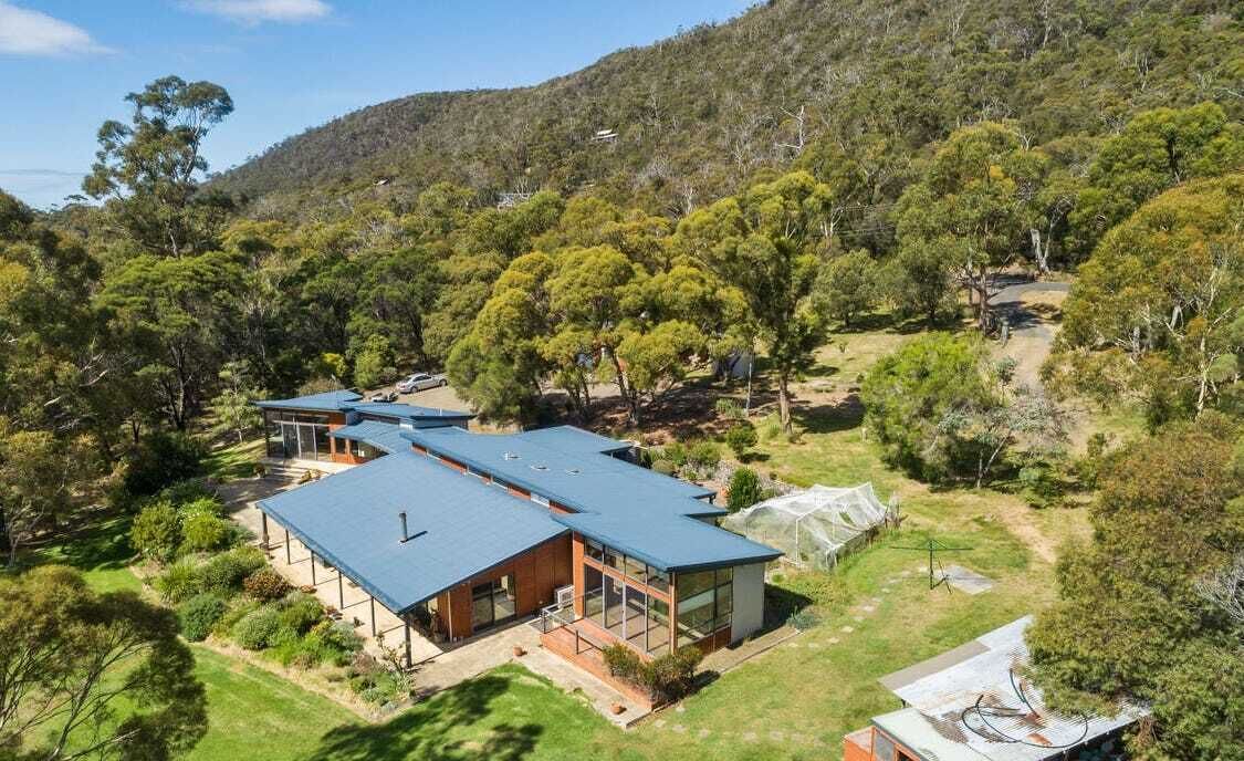 ESCAPE TO BICHENO - Large home, share with friends, close to bush, beach, golf