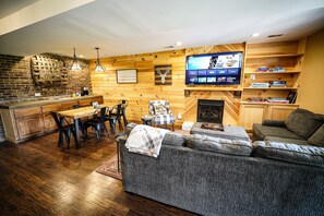 Smart-tv och eldstad
