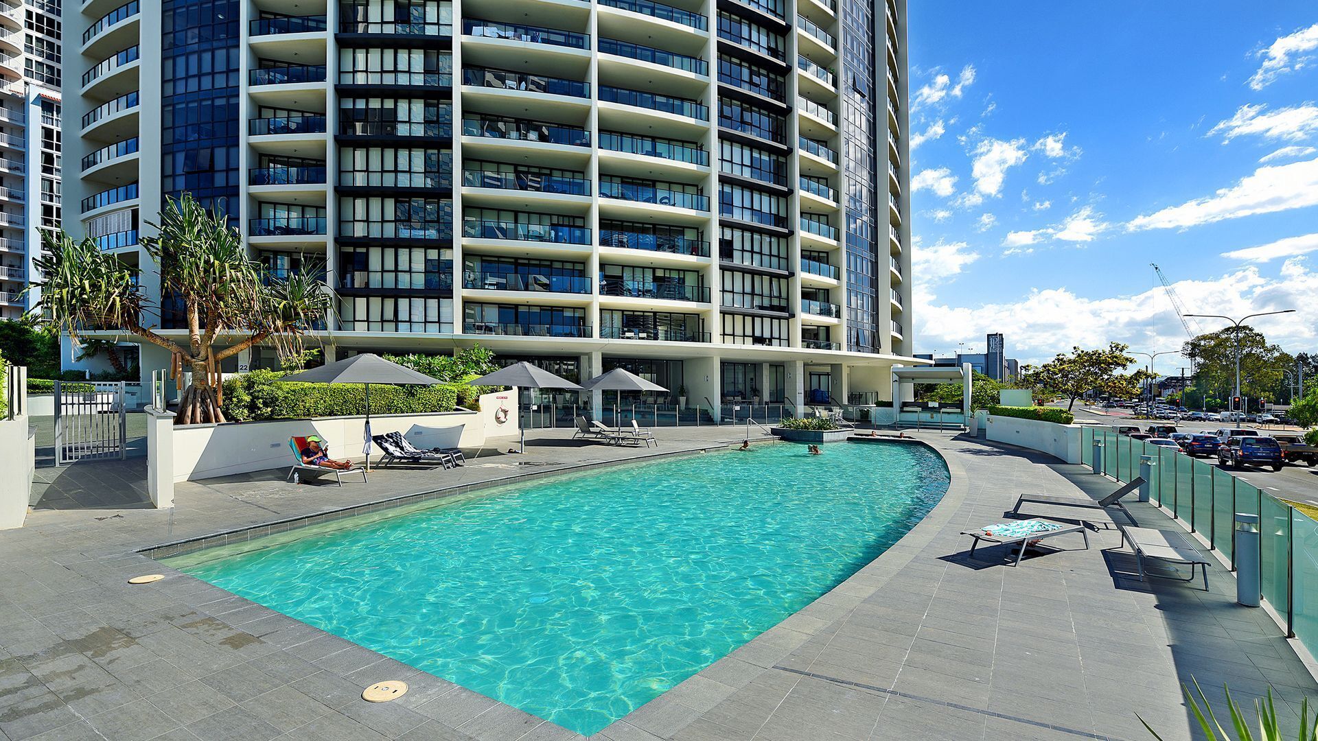 Beautifully Renovated 2 Bedroom Apartment @ Sierra Grand Broadbeach