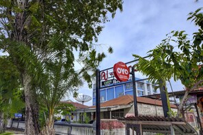 View from property - OYO 4010 Zaara Guest House Syariah (Padang)