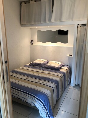 1 Schlafzimmer, Bügeleisen/Bügelbrett, kostenloses WLAN