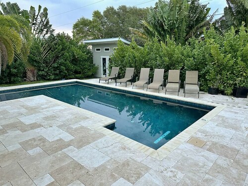 Tranquil Escape Heated Pool & Hot Tub - Gulf Coast Beach - Home away from Home