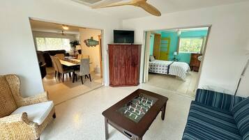 3 bedrooms, desk, iron/ironing board, travel crib