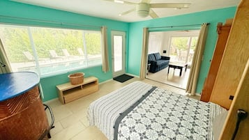 3 bedrooms, desk, iron/ironing board, travel crib