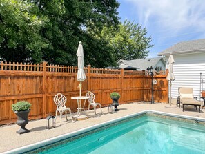 Beheizter Pool