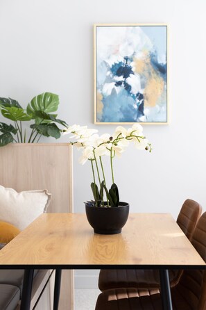 One Bedroom Apartment Open Plan | In-room dining