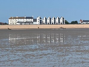 Exterior - Beautiful Seafront Home with Amazing Views! (Littlestone)